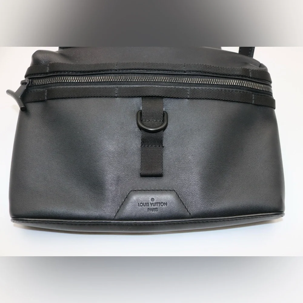 Louis Vuitton dark infinity leather crossbody bag - Picture 2 of 11